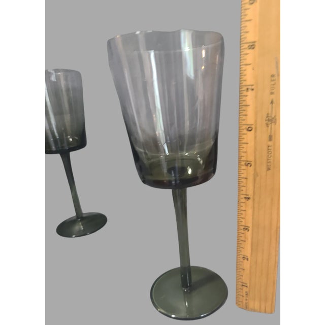 Mid-Century Modern Vintage Mid 20th Century Libbey Two-Tone Gray & Olive Green Wine of Water Goblets- Set of 4 For Sale - Image 3 of 6