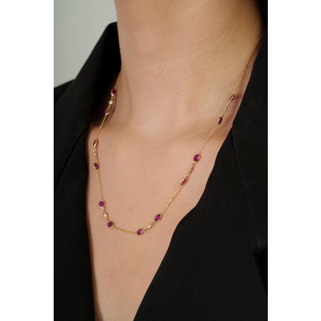3.95ct Pure Red Ruby Vintage Station Chain Necklace With Diamonds in 14k Yellow Gold For Sale In New York - Image 6 of 14