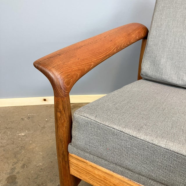 Mid-Century Modern Lounge Chair in Teak, 1960s For Sale - Image 4 of 10