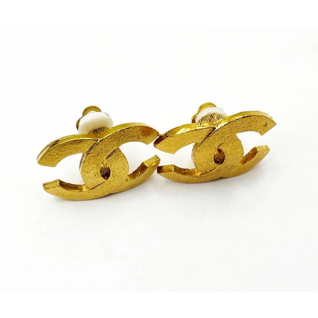 Chanel Chanel Gold Plated Gold Matte Texture Clip on Earrings - 2 Pieces For Sale - Image 4 of 5