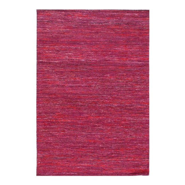 Sari-silk Modern Rug. Fine weave. These Modern rugs are sure to add a touch of modern elegance to any room in your home....