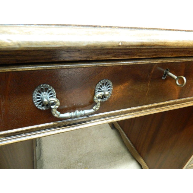 Vintage Mahogany Veneer Pedestal Desk, 1950s For Sale - Image 4 of 18