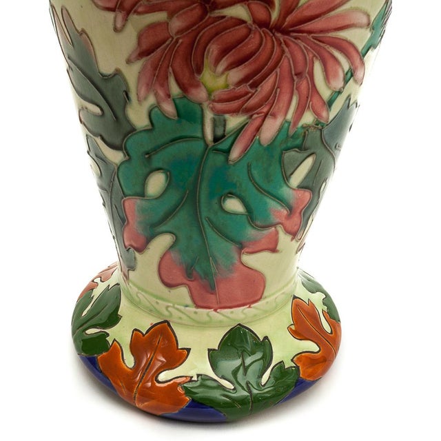 Beige Art Nouveau Amphora Vases from Longchamp, 1900s, Set of 2 For Sale - Image 8 of 16