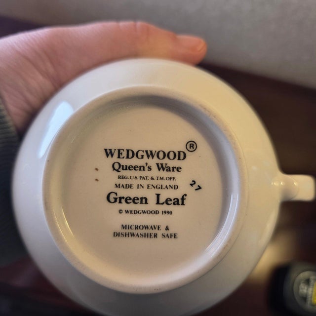 Vintage 1990 Wedgwood "Green Leaf" Queen's Ware Sugar & Creamer Set For Sale In Portland, ME - Image 6 of 15