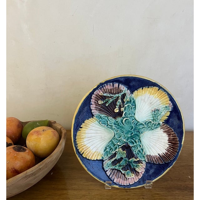 Victorian Late 19th Century Majolica Shell Motif Plate For Sale - Image 3 of 6
