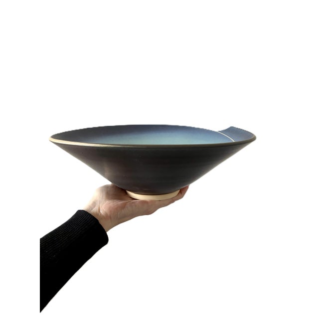 Modern Signed Wayne Bates Sculptural Studio Art Pottery Bowl / Hand Turned Ceramic Post Modern Decorative Centerpiece Bowl For Sale - Image 3 of 12