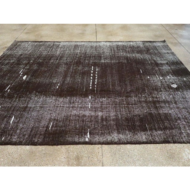 Galerie Shabab Collection Mid-20th Century Handmade Turkish Flatweave Kilim Small Room Size Carpet For Sale In New York - Image 6 of 10