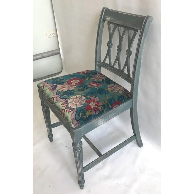 1900s Antique Dining Trestle Table and 6 Chairs - Set of 7 For Sale In Chicago - Image 6 of 13