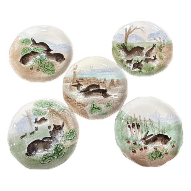 Majolica Bunnies Family Plate Choisy Le Roi, Circa 1900 For Sale - Image 4 of 7