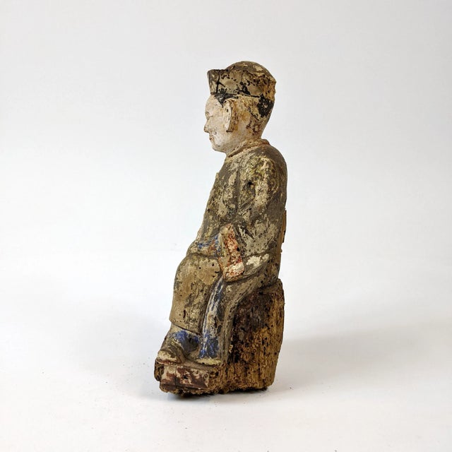18th Century Chinese Wooden Figurine of an Official For Sale - Image 4 of 6