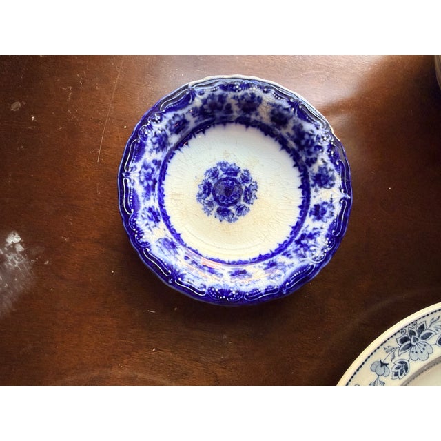 Mid 20th Century Vintage Blue & White Transferware Set - 7 Pieces - Mismatched Chinoiserie Plates & Teapot For Sale - Image 5 of 12