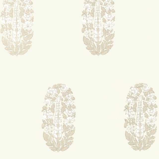 Sample - Schumacher Askandra Flower Wallpaper in Oyster For Sale