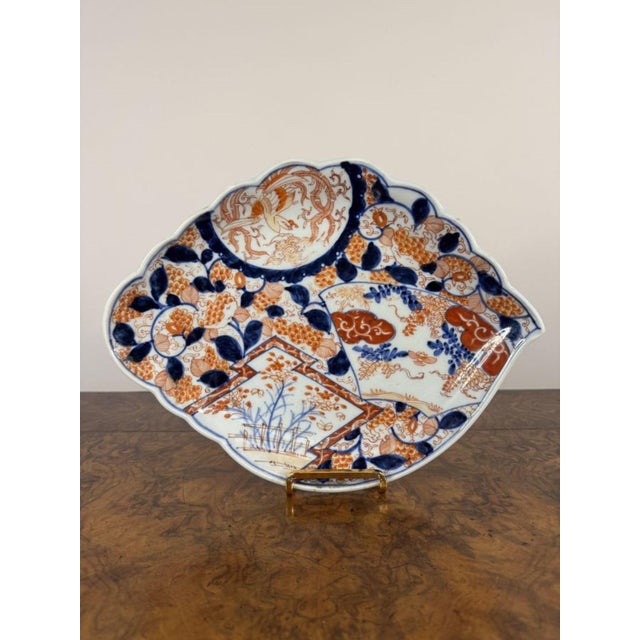 Japanese Imari Shaped Plates, 1900s, Set of 2 For Sale - Image 4 of 6