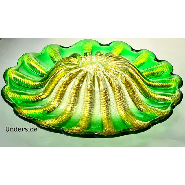 1950s 1950s Barovier Attributed Large Mid-Century Murano Art Glass, 24k Gold Infused Hand Blown Bowl For Sale - Image 5 of 10
