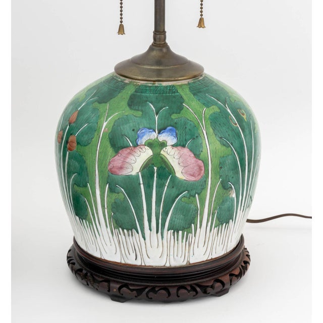 Early 20th Century Pair of Chinese Cabbage Leaf Motif Famille Rose Porcelain Jars Mounted as Table Lamps For Sale - Image 5 of 9
