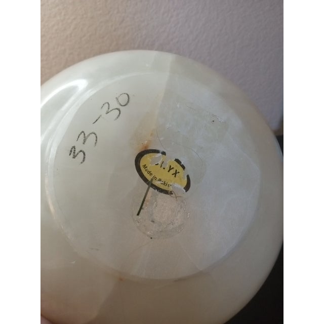 GORGEOUS Genuine Variegated Onyx 8" Decorative Bowl Made in Pakistan This stunning decorative bowl is a must-have for any...