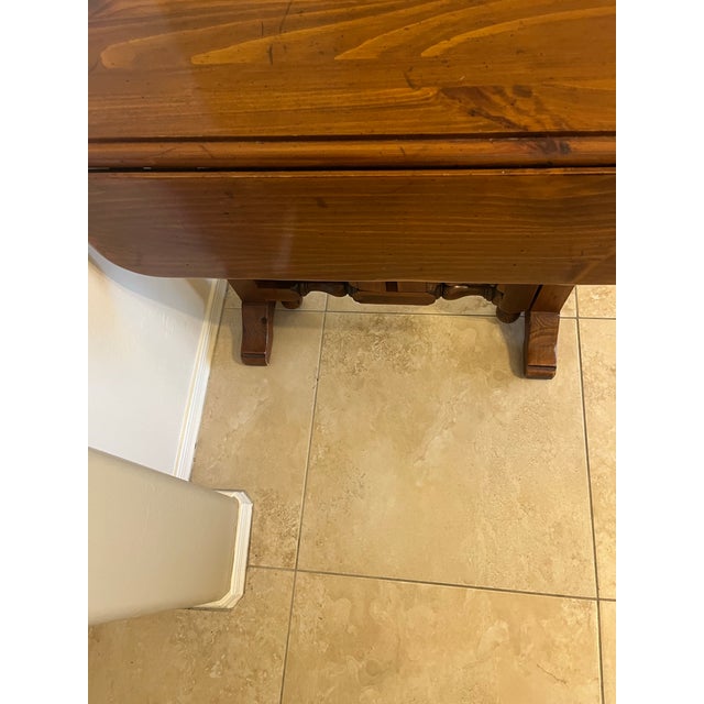 Wood Vintage Ethan Allen Cushman Colonial Style Drop Leaf Gate Leg Accent Table For Sale - Image 7 of 12
