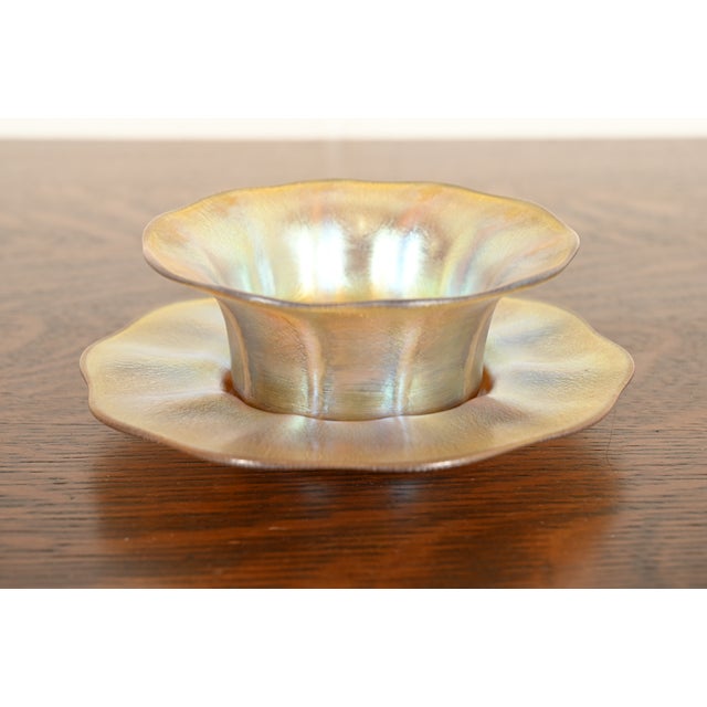 Early 20th Century Louis Comfort Tiffany Favrile Iridescent Art Glass Ruffled Edge Finger Bowl With Underplate For Sale - Image 5 of 11