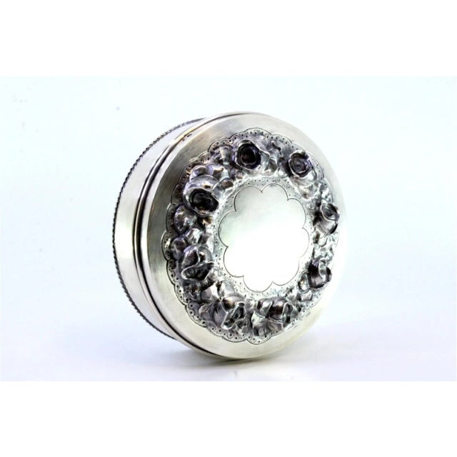 Silver Box with Raised Floral Motifs and Frieze For Sale - Image 5 of 9