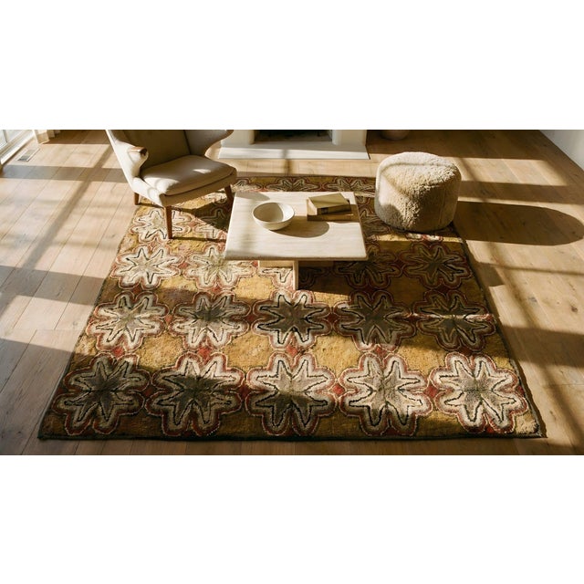 1890s Tan Champagne Geometric Folk Art Antique American Hooked Rug 4' 6" X 4' 8" Woven Cotton Carpet For Sale - Image 12 of 12