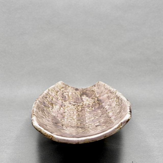 • Stangl Pottery footed bread and serving tray with curved rectangular form. • Made in Trenton, New Jersey, USA; Mid-...