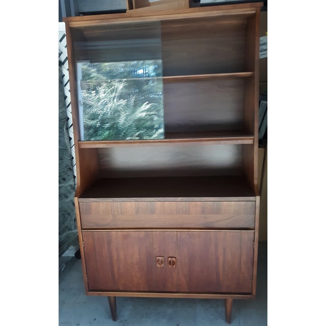 Late 20th Century Vintage MidCentury Style Bassett Style Hutch and