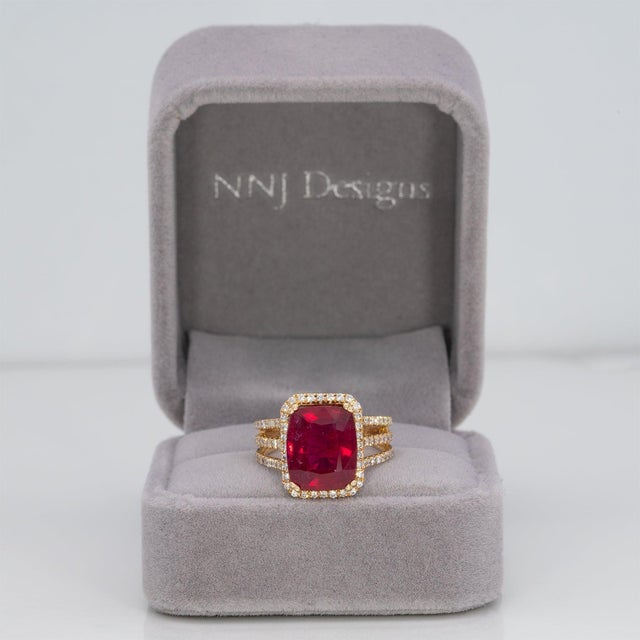 Modern 7.6Ct Madagascar Ruby Ring With Earth-Mined Diamond Accents: Solid 14k Gold, Size 6.75 For Sale - Image 3 of 9
