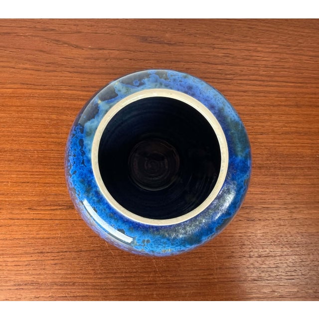 Mid-Century Modern German Blue Studio Pottery Vase by Werner and Annemarie Schmidt-Tummeley for Juist Keramik, 1960s For Sale - Image 4 of 13