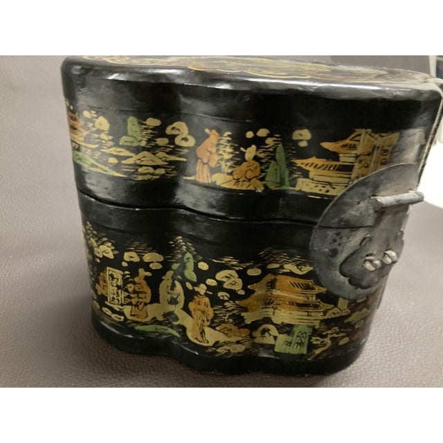 Mid 20th Century Black Chinese Box Black Lacquered Gilt Painted 1940s For Sale - Image 5 of 10