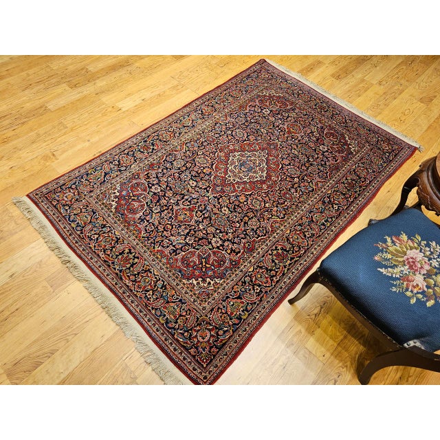 1900 - 1909 Vintage Persian Kashan Area Rug, Hand-Knotted Wool, Floral Pattern, Navy & Red, 5x7 For Sale - Image 5 of 16