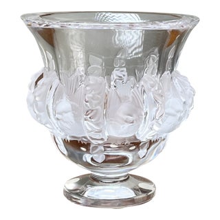 Vintage Lalique Dampierre Sparrow Footed Vase For Sale