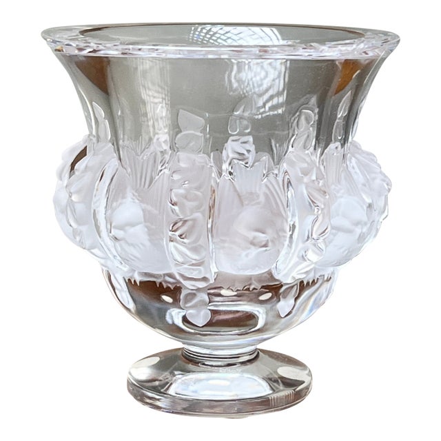 Vintage Lalique Dampierre Sparrow Footed Vase For Sale