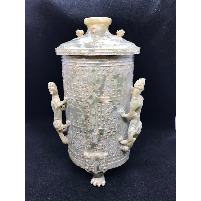 A Beautiful Archaistic Jade Vessel in Warring States Style For Sale - Image 4 of 11