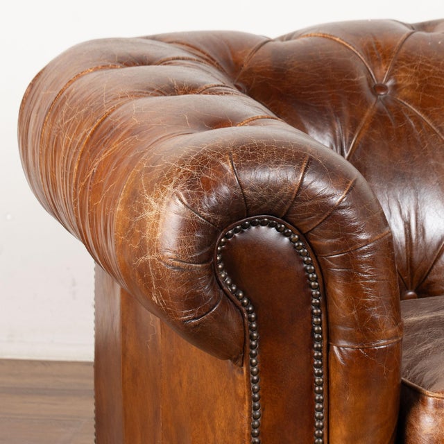 English Pair of 20th Century English Chesterfield Club Chairs For Sale - Image 3 of 13
