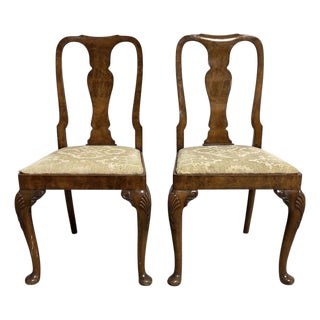 Early 20th Century Pair of Queen Anne Style Burl Walnut Side Chairs With Shell Carved Cabriole Legs For Sale