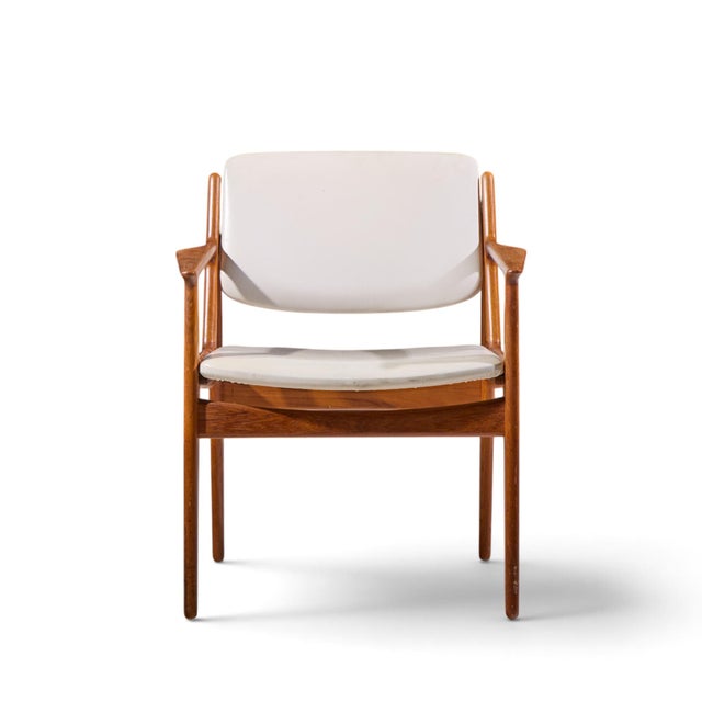 Arne Vodder for Vamo Sønderborg Ella Mid Century Danish Teak Armchair Dining Chair This chair measures: 25 wide x 23 deep...
