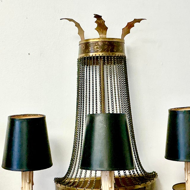 1940s French Louis XV Neoclassical Chain & Brass Basket Wall Sconces, 3 Arm - A Pair. For Sale - Image 6 of 12