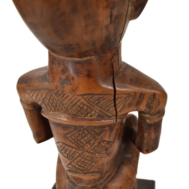Wood Early 20th Century Kongo Maternity Figure on Base For Sale - Image 7 of 8