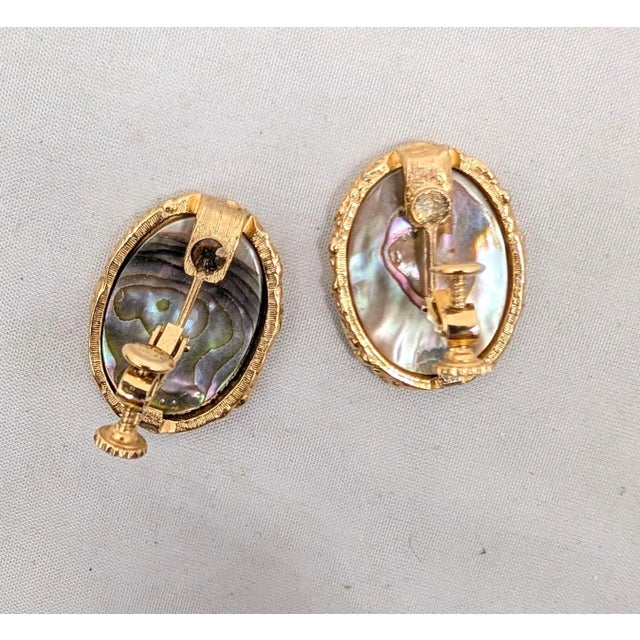 Vintage Signed Napier Modernist Goldtone Mother-of-Pearl Clip Earrings, 1982 For Sale In Philadelphia - Image 6 of 8
