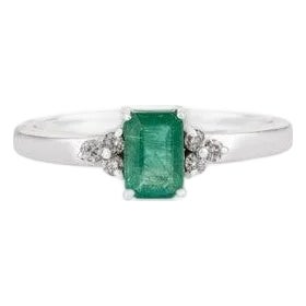 Dainty Natural Emerald & Diamond Prong Ring in 925 Silver - Size 8 For Sale