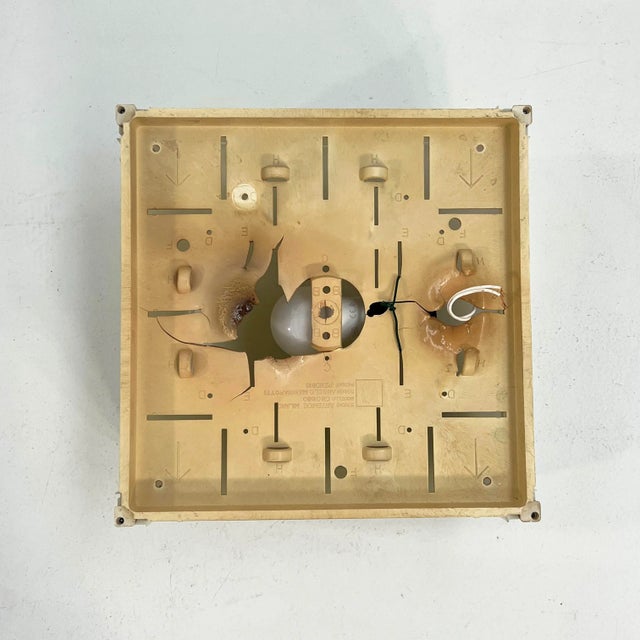 White Cnosso Wall Lamp by Angelo Mangiarotti for Artemide, 1960s For Sale - Image 6 of 8