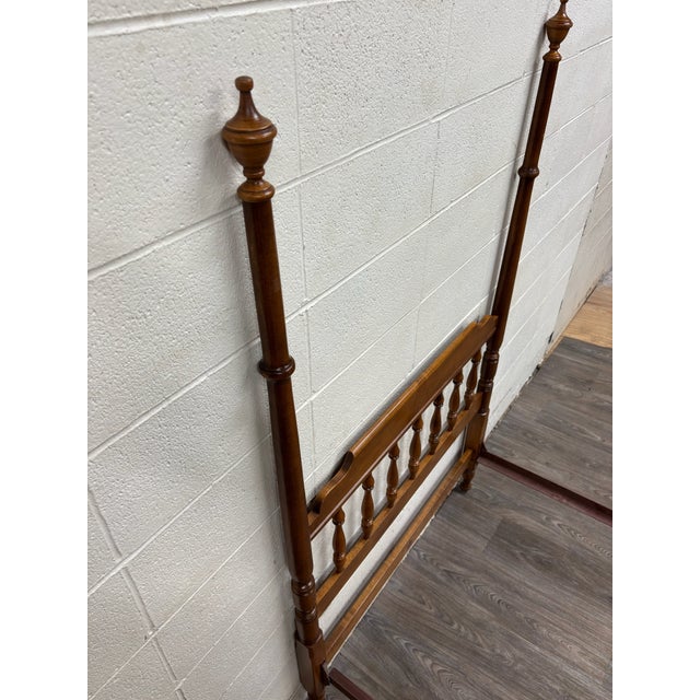 Vintage Twin Size Heywood-Wakefield Old Colony Four Poster Bed For Sale - Image 9 of 17
