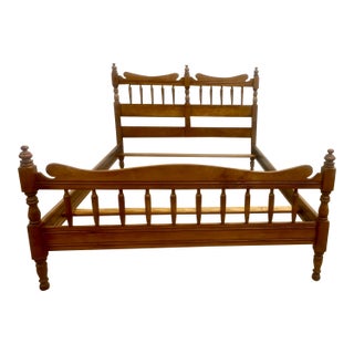 Vintage Full Size Colonial Four Poster Spindle Bed For Sale
