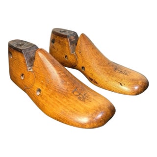 Pair of Antique 1930’s American Maple Wood Cobbler Children’s Shoe Forms For Sale