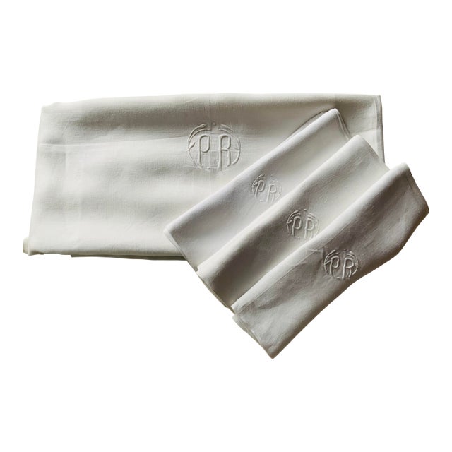 1890s French Linen Tablecloth & Napkins With Art Nouveau "Pr" Monogram For Sale