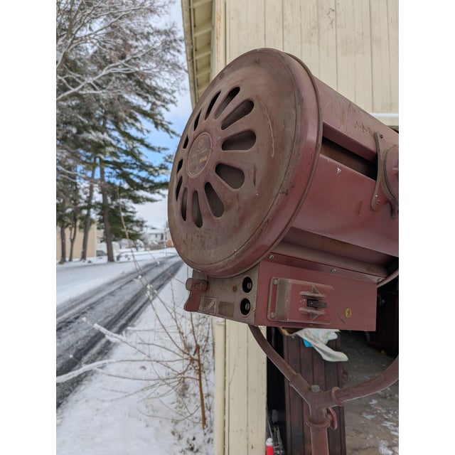 Late 20th Century Mole-Richardson Stage Lights | Hollywood Studio Spotlights on Crank Stands For Sale - Image 5 of 18
