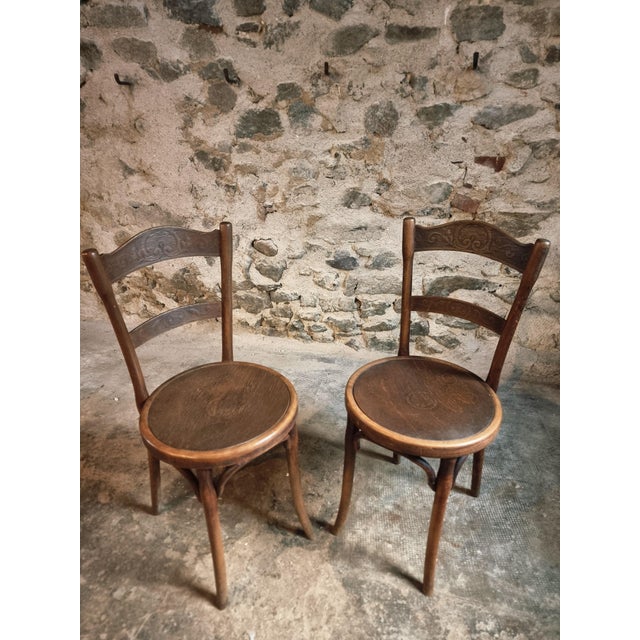 Thonet Antique Bistro Chairs with Pressed Wood Seat and Bentwood Backrest by Michael Thonet for Thonet, Early 1900s, Set of 2 For Sale - Image 4 of 17