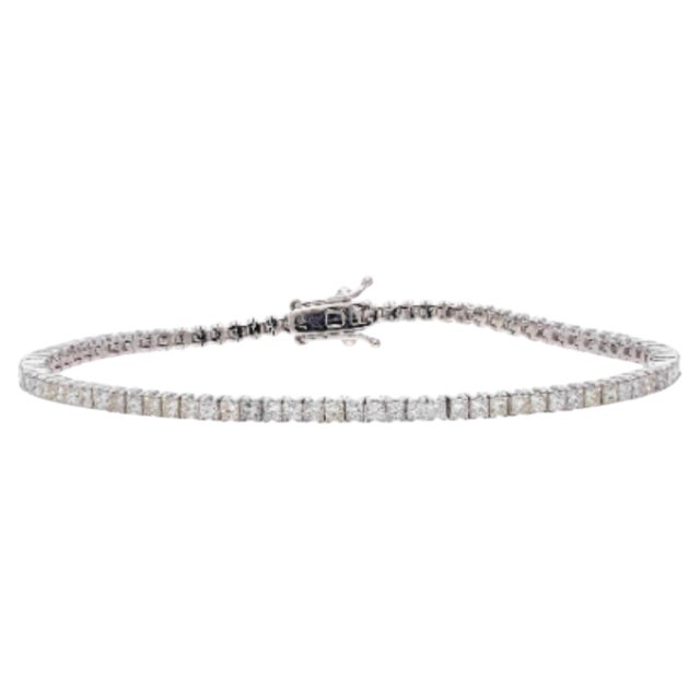 Metal New 3.70ct Diamond Tennis Bracelet in 18k Gold For Sale - Image 7 of 8