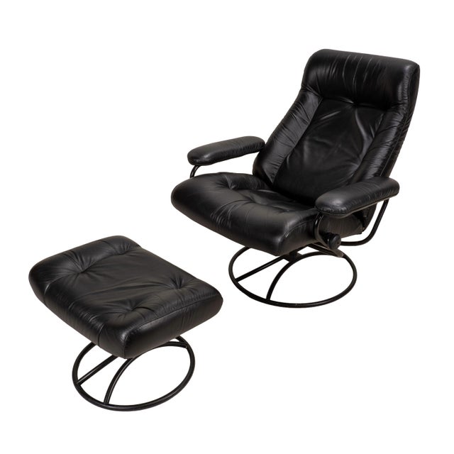 Mid-Century Modern 1980s Vintage Ekornes Stressless Black Leather Recliner & Ottoman Made in Norway For Sale - Image 3 of 16