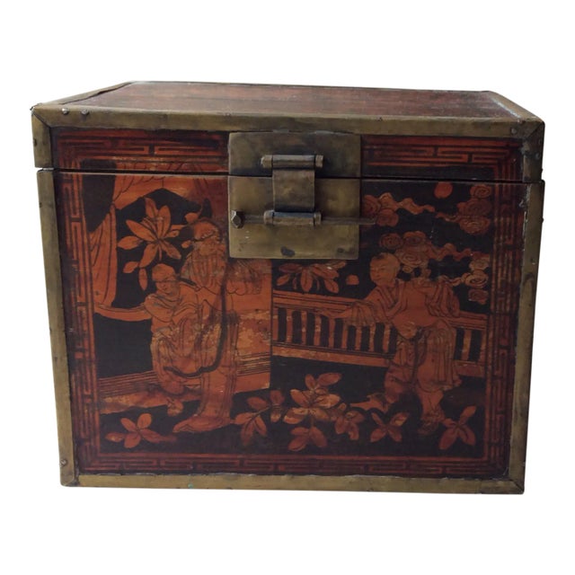 Antique Chinese Export Yew Wood & Brass Tea Caddy, Hand-Painted, Late Qing Dynasty, Circa 1880 For Sale